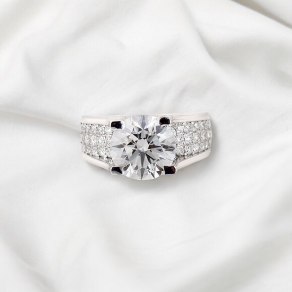 4 Carat Lab Grown Diamond Ring - Picture 1 of 5